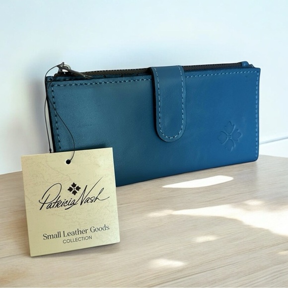 Patricia Nash Blue Leather Nazari Wallet - Picture 1 of 6